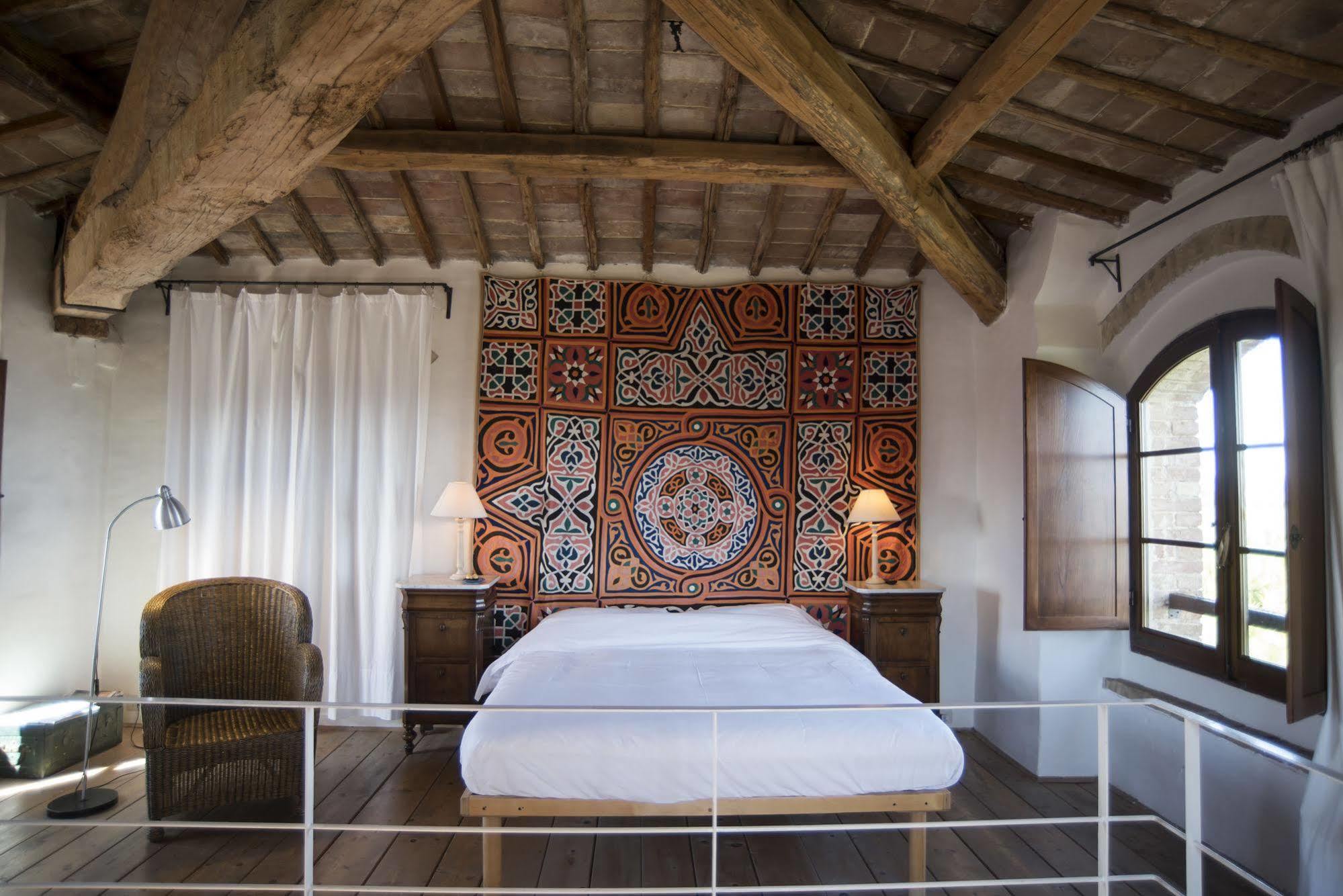 Castello Delle Quattro Torra Bed & Breakfast *