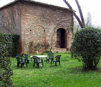 Castello Delle Quattro Torra Bed & Breakfast *